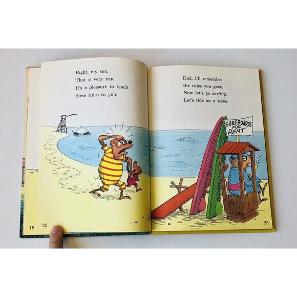 Vintage 1968 The Berenstain Bears Vacation HC Beginner Book Surfing Diving Sail - Picture 6 of 10